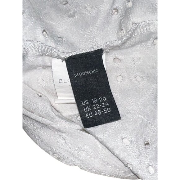 BloomChic V Neck Eyelet Cutout Flutter Cap Sleeve Blouse Sz 18-20 (2XL) White - Picture 4 of 9